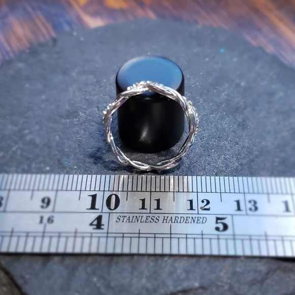 🆕 Sterling & Diamond Crystal Twist Ring 🆕 - Picture 8 of 9